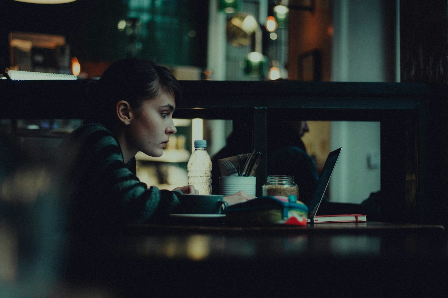 Cultivating Genuine Connections in an Overconnected Digital Age